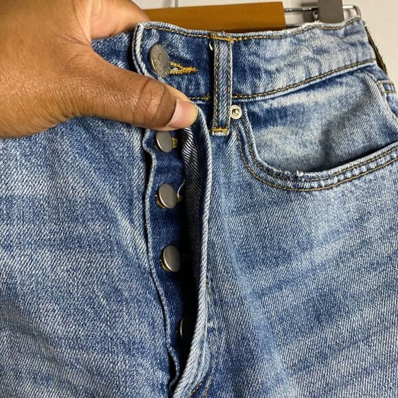 BDG Women's Relaxed Straight Medium Wash Button-Fly Denim Jeans - Picture 7 of 9